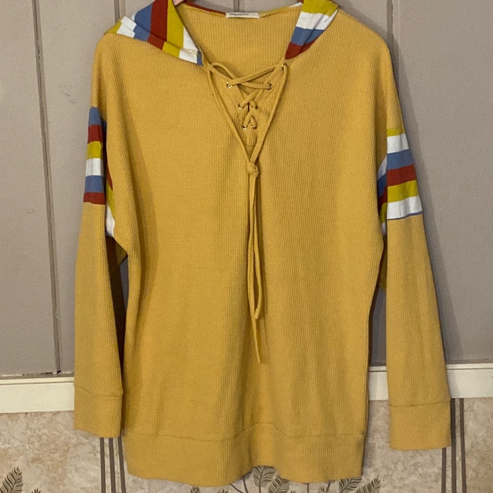 ANDTHEWHY Hoodie sweatshirt in yellow waffle with striped hood and tie neck L